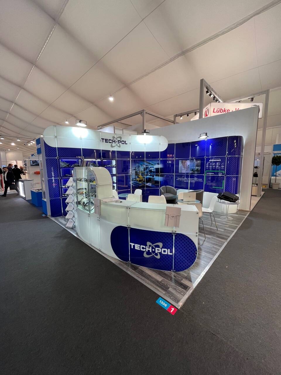 Techpol alla K 2025: Innovazione e Tecnologia Italiana nel Cuore dell'Industria Mondiale della Plastica e Gomma 5 IMG 4428 3 rotated