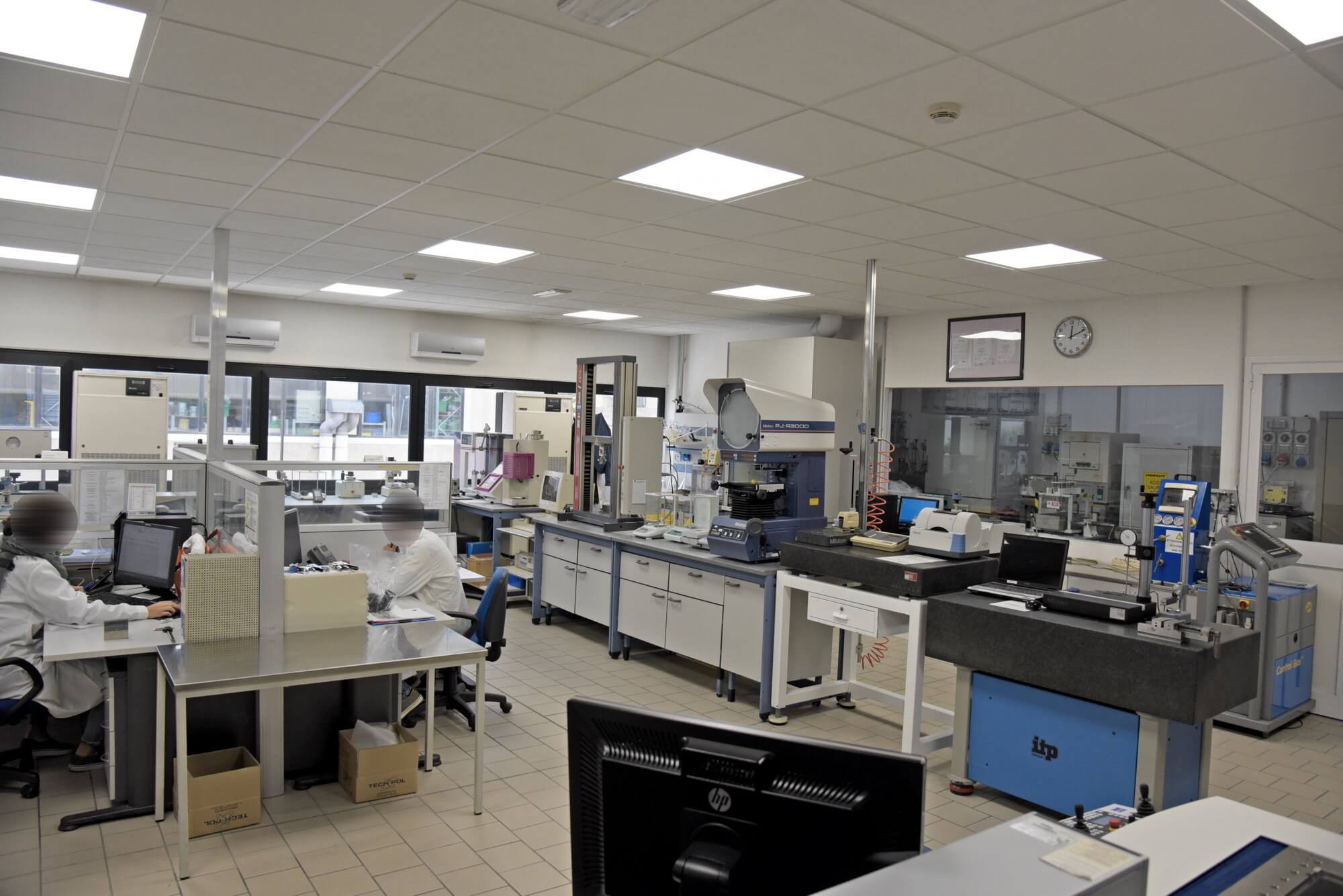Quality Control and Test Laboratory 3 controllo_qualita_laboratorio_analisi_techpol_3